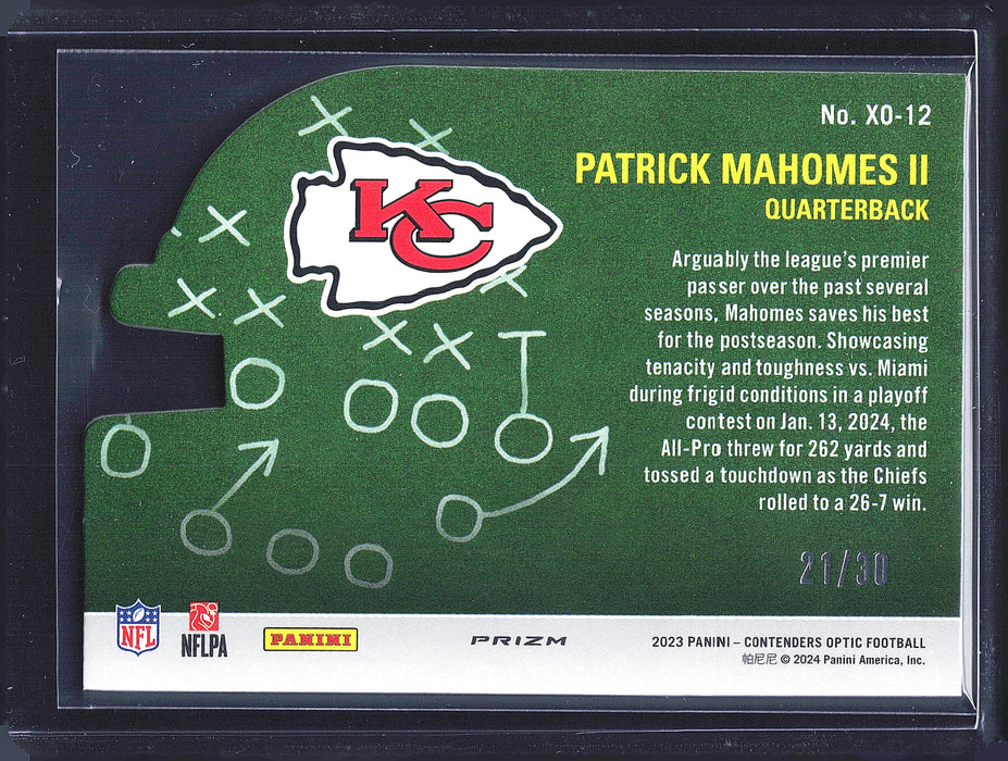 2023 Panini Contenders Optic #XO-12 Patrick Mahomes II X's and O's Green Pulsar /30